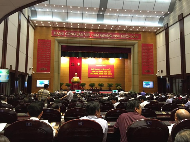 National anti-corruption fight encounters obstacle - 1