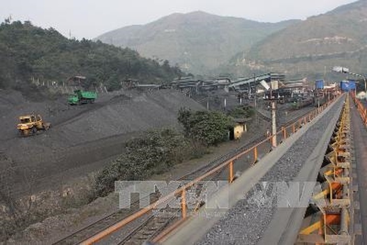 Quảng Ninh to curb coal transport - 1 Quảng Ninh to curb coal transport - 1