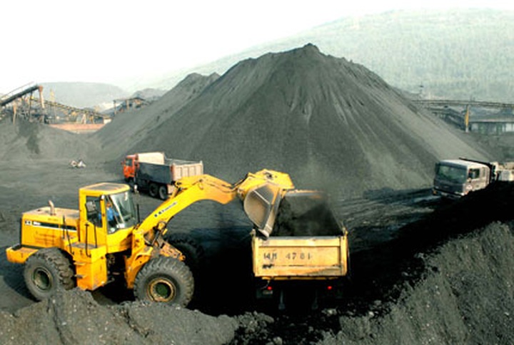 Vinacomin seeks further loans for coal mining operations - 1