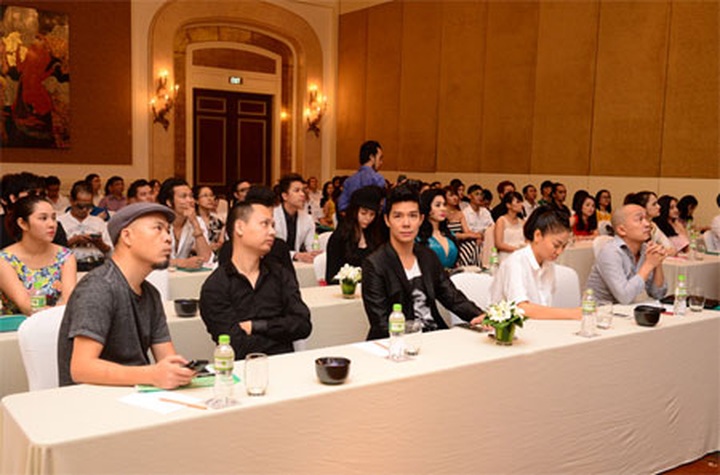 Vietnamese singers may get paid for digital music sales - 1