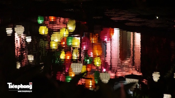 Hanoi Temple of Literature decorated for Mid-Autumn Festival - 5 Hanoi Temple of Literature decorated for Mid-Autumn Festival - 5