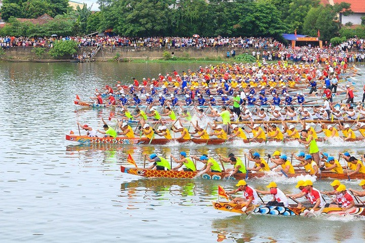 Quang Binh boat race held to celebrate National Day - 2 Quang Binh boat race held to celebrate National Day - 2