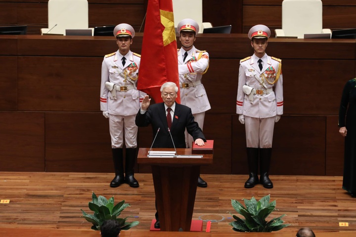 Party leader Nguyen Phu Trong becomes new President - 1