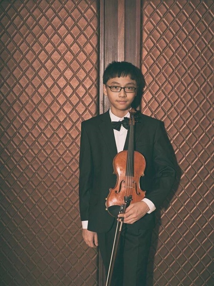 Prodigy Vietnamese violinist takes top prize - 1