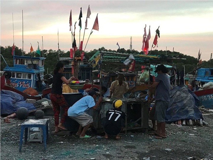 More than 100,000 HCM City households evacuated as typhoon nears - 5