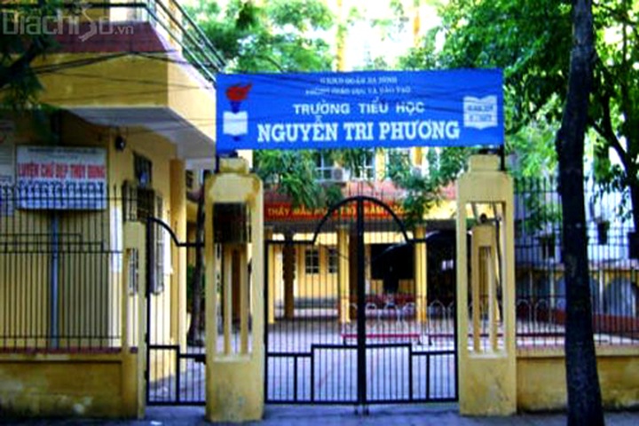 Police start investigation into alleged teacher abuse - 1