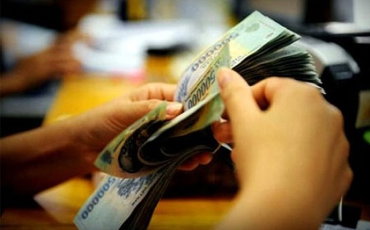 Businesses turn to black market for capital - 1