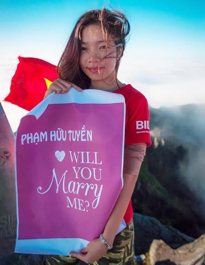 Vietnamese young people more creative in love proposal - 2