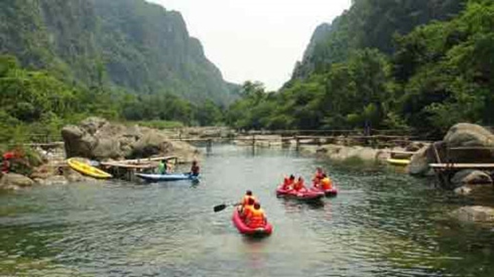 Quang Binh offers ticket discounts to draw tourists - 1