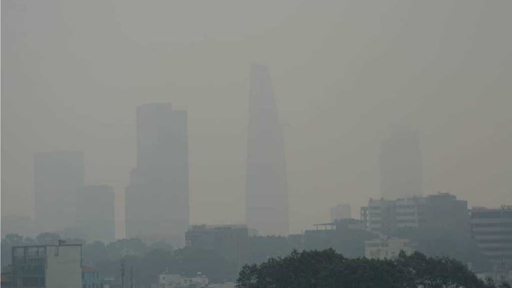 Fog covers HCM City - 2