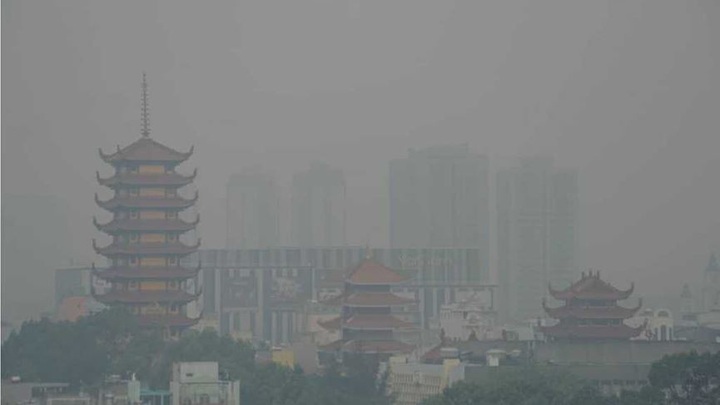 Fog covers HCM City - 3