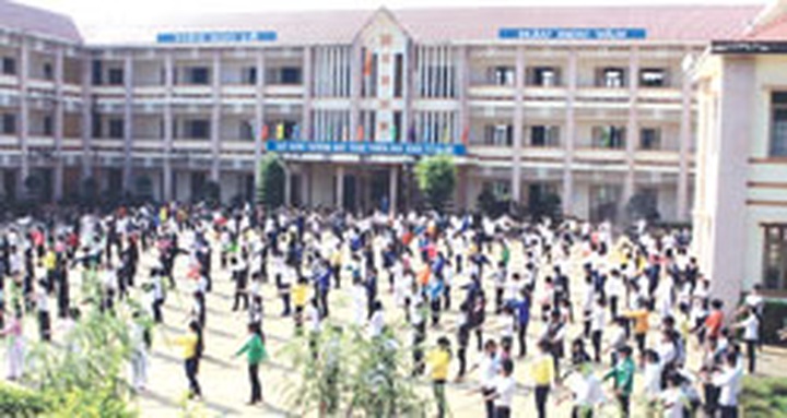 Overloaded schools remain a concern - 1 Overloaded schools remain a concern - 1