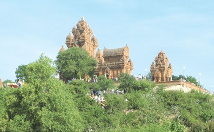 Cham people hold annual festival - 1