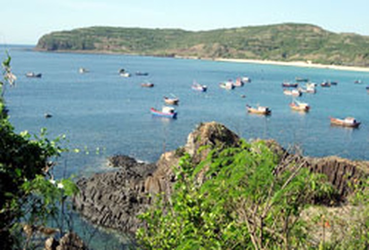 Lagoon known for seafood - 3