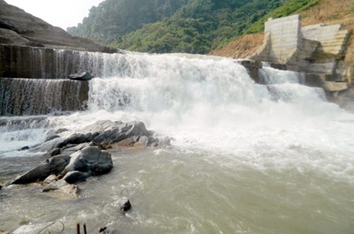 Residents at risk with resevoirs set to burst - 1 Residents at risk with resevoirs set to burst - 1