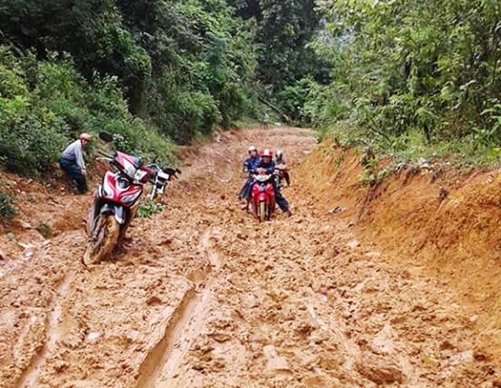 Mountainous school struggles on with dedicated teachers - 1