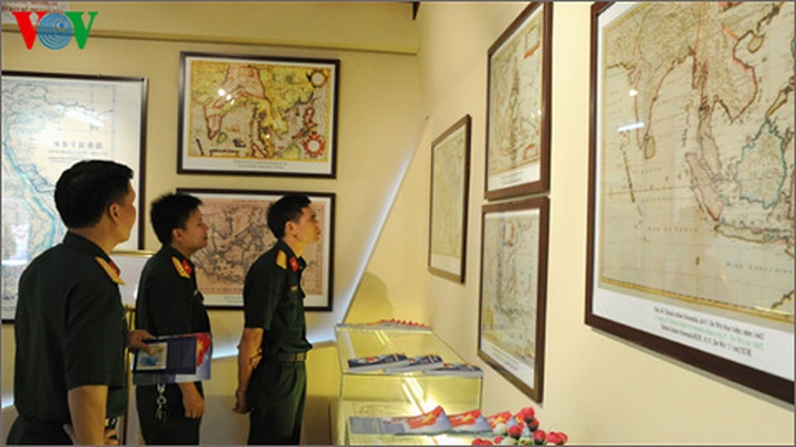 HCM City hosts Truong Sa, Hoang Sa exhibition - 1