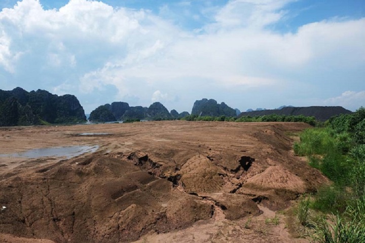 Ha Long Bay threatened by thermal power waste - 1