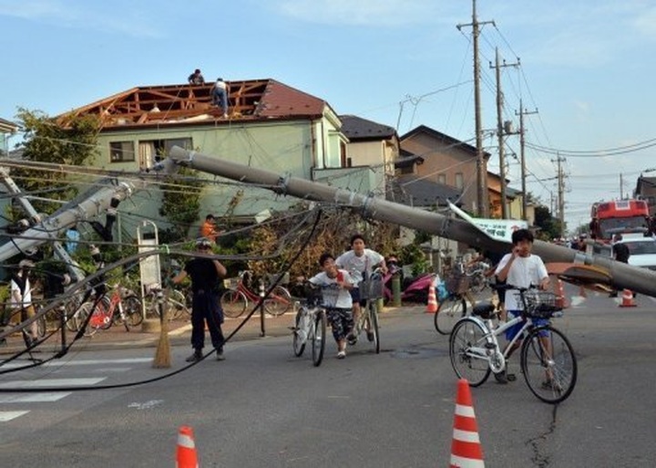 Several dozens injured as tornado hits near Tokyo - 1