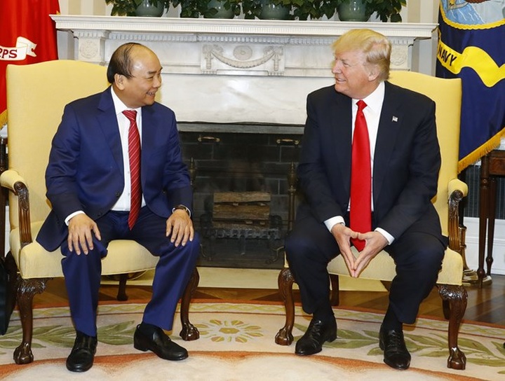 PM Phuc, President Trump talk ways to advance Vietnam-US ties - 1