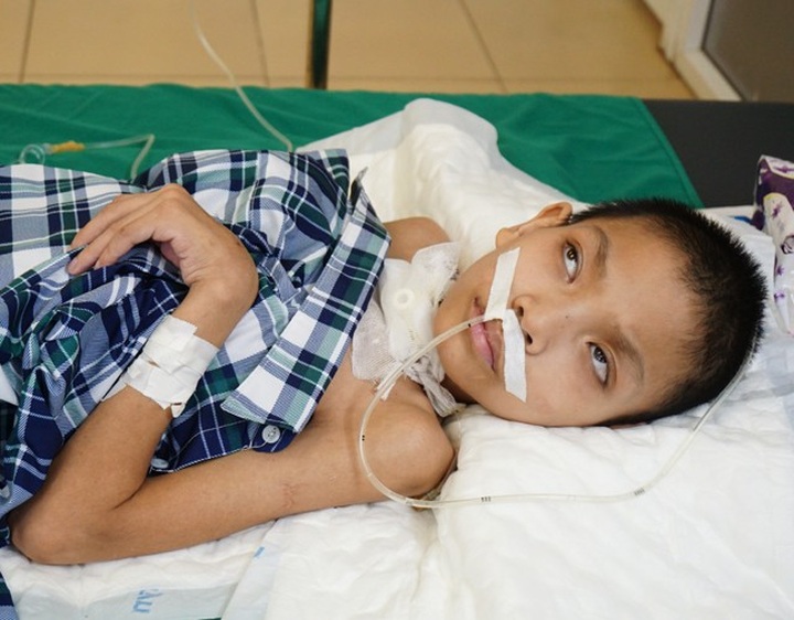 Mother calls for help to treat son with tetanus - 1 Mother calls for help to treat son with tetanus - 1