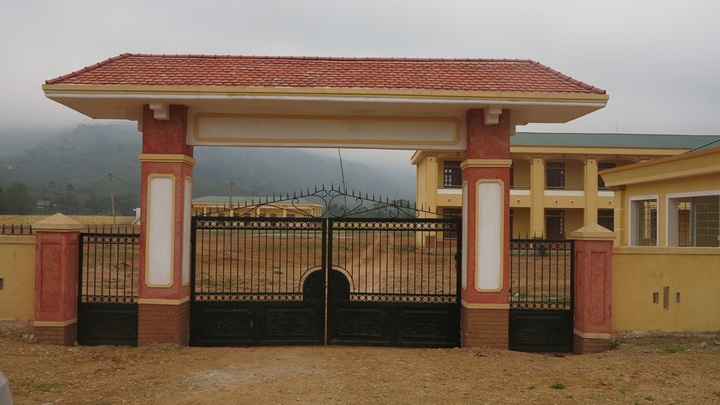 Delayed school project means more student hardship - 1 Delayed school project means more student hardship - 1