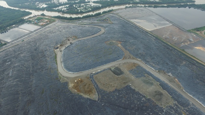 HCM City sniffs out source of bad odour - 1