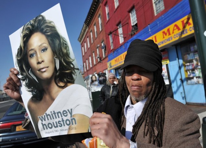 Stars pay tribute to Whitney Houston in US - 1 Stars pay tribute to Whitney Houston in US - 1