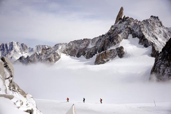 Climber finds treasure trove off Mont Blanc - 1