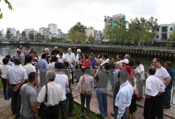 HCM City: Boat tour on Nhieu Loc-Thi Nghe launched - 1