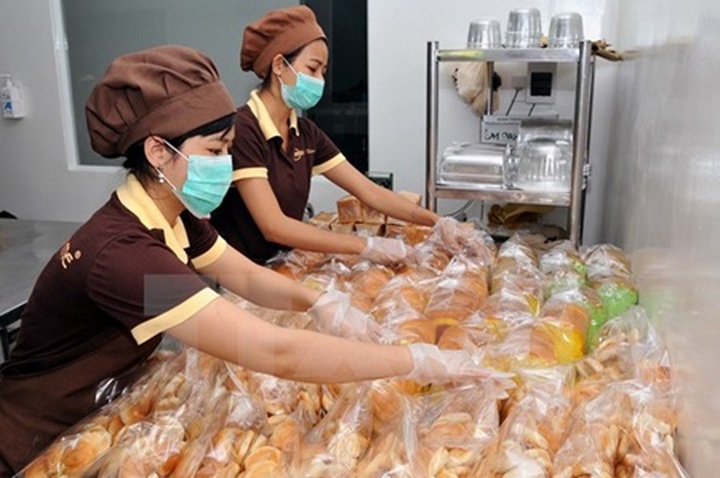 Dam raises food safety issues with foreign donors - 1
