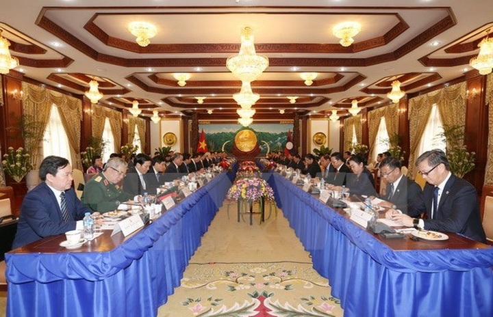 Vietnam, Laos sign seven cooperation documents - 1