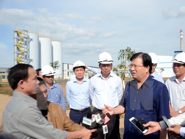 Deputy PM underlines environmental safety at alumina plant - 1