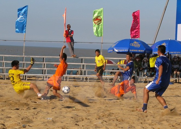 Vietnam prepares for 2015 FIFA Beach Soccer World Cup - 1