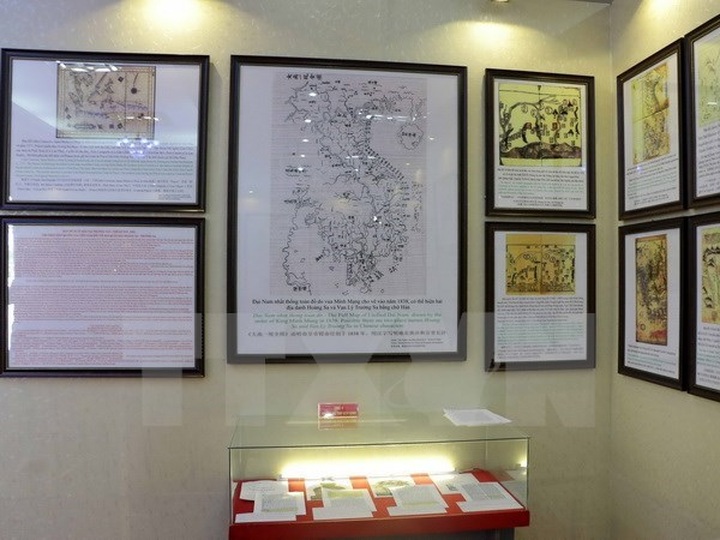 Exhibition on Hoang Sa, Truong Sa comes to Tien Giang - 1