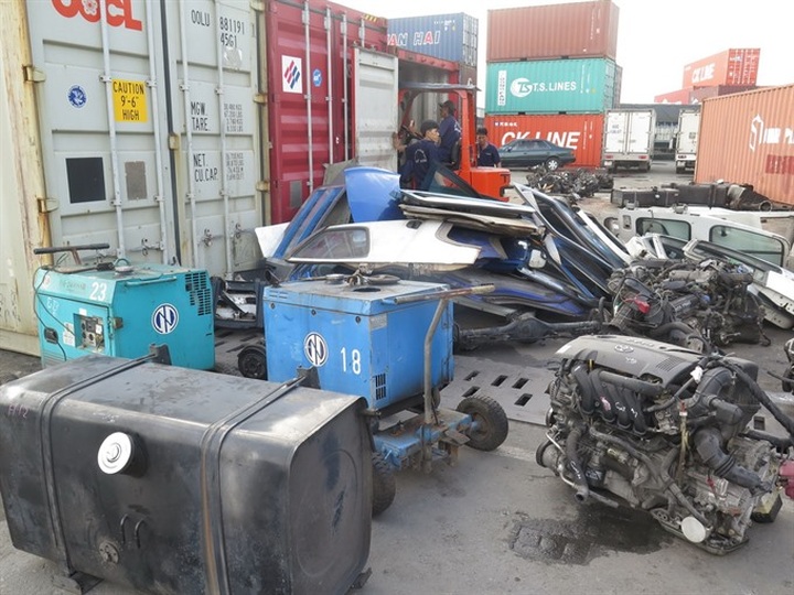 Environment ministry announces measures to deal with scrap containers held up at ports - 1