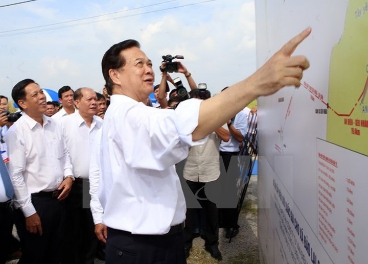 PM launches power supply project to southern island commune - 1