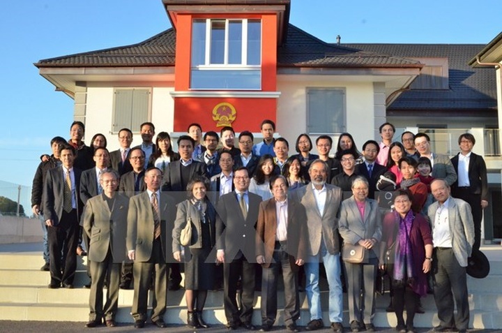 Young overseas intellectuals suggest development ideas - 1