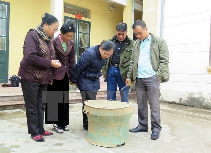 Ancient bronze drum found in Dien Bien - 1