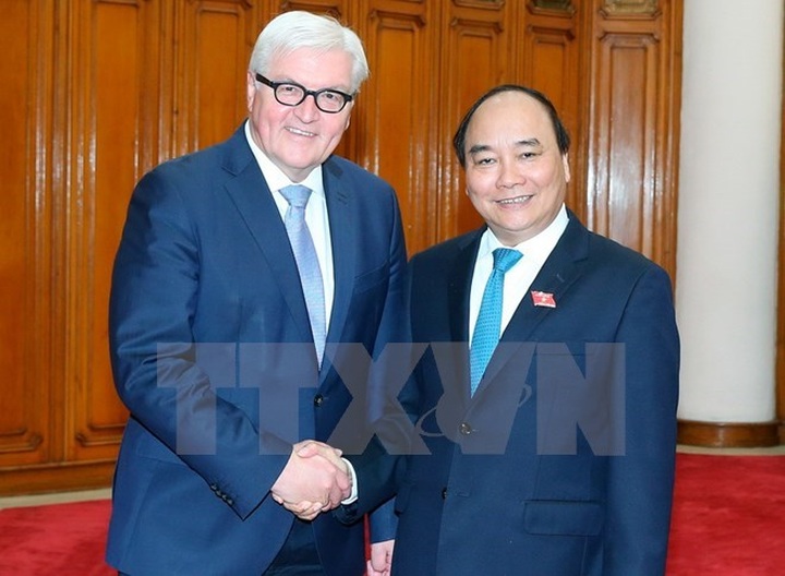 PM calls for more investment from German businesses - 1