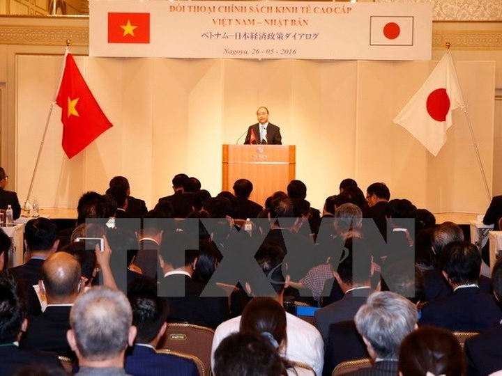 PM attends Vietnam-Japan economic policy dialogue - 1