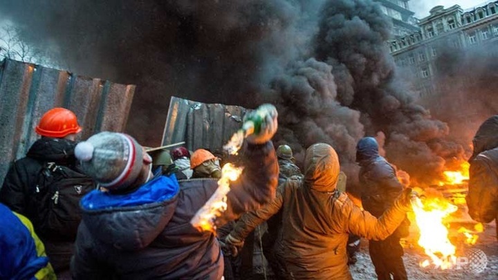 Five dead as Ukraine police launch assault on protesters - 1