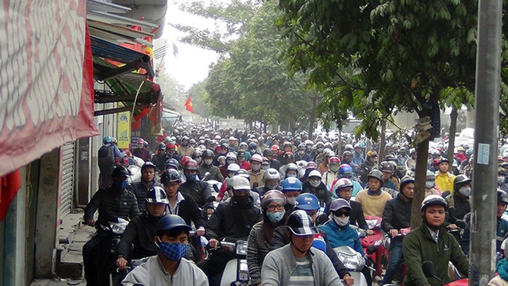 Hanoi police make amazing claim that 90% agree with controversial motorbike ban - 1 Hanoi police make amazing claim that 90% agree with controversial motorbike ban - 1