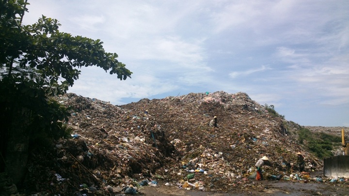 Landfill makes life unbearable for Thanh Hoa residents - 1 Landfill makes life unbearable for Thanh Hoa residents - 1