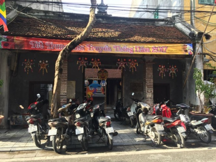 Historical sites used as parking lots - 2