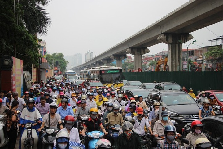 Hanoi targets reduced traffic jams - 1