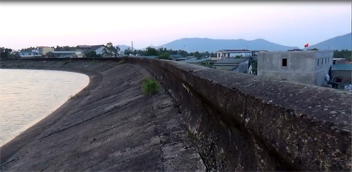 Illegal hotel complex threatens dam safety - 2 Illegal hotel complex threatens dam safety - 2