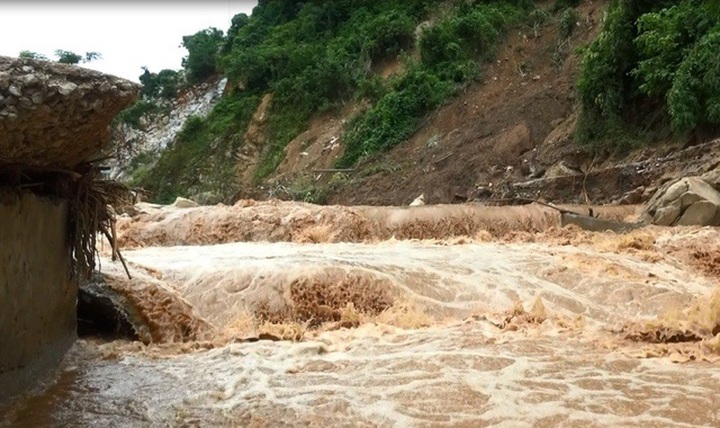 Dozens of households rescued from flooded areas - 2