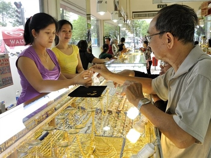 Gold and jewellery traders ask for support - 1