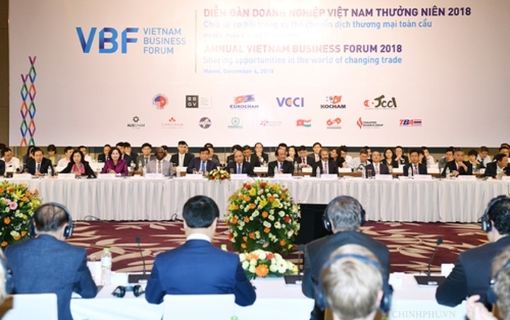 PM attends Viet Nam Business Forum 2018 - 1